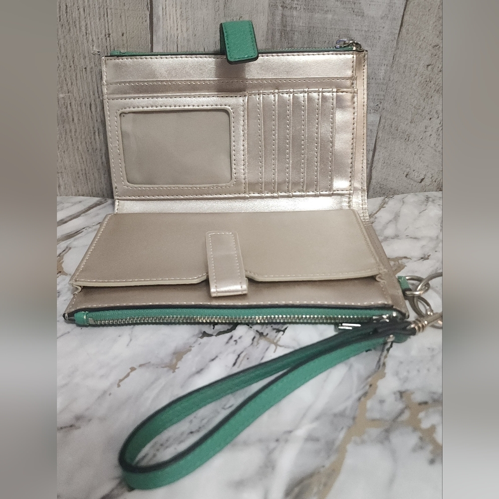 🌷GUESS Double Zip Organizer Wallet/ Wrislet in Mint Green🌷Imperfections - Picture 15 of 16